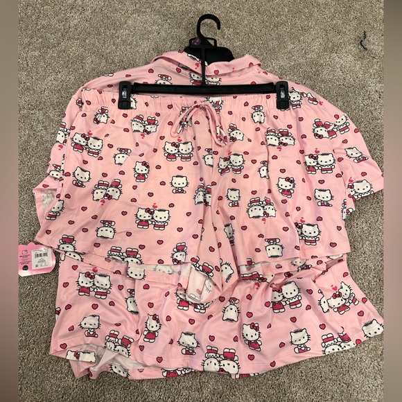 Hello kitty women’s Valentine’s Day pj - Picture 2 of 5